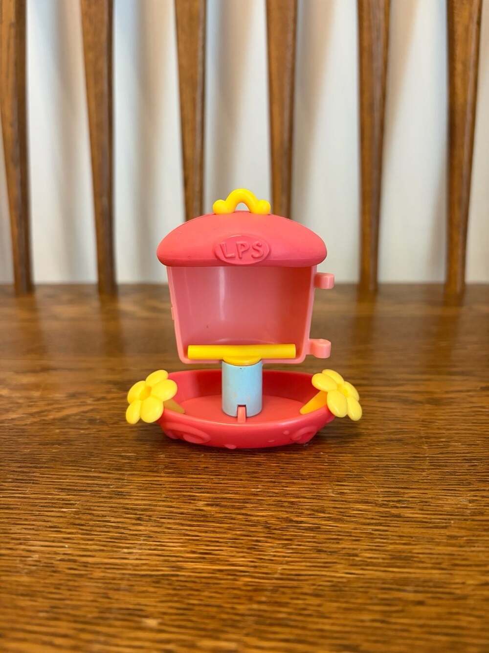 Littlest Pet Shop Hummingbird Feeder Accessory Red Yellow